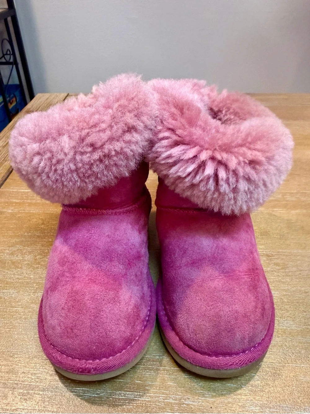 UGG Kids Bailey Button Suede Boots Hot Pink Shearling Lined Size 10